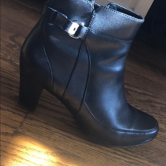 Clark’s - Picture 4 of 7